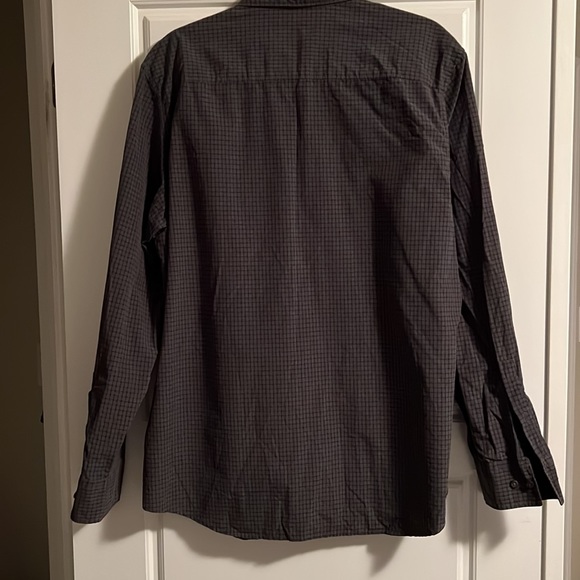 Calvin Klein Modern Fit Dress Shirt - Large - Picture 3 of 3